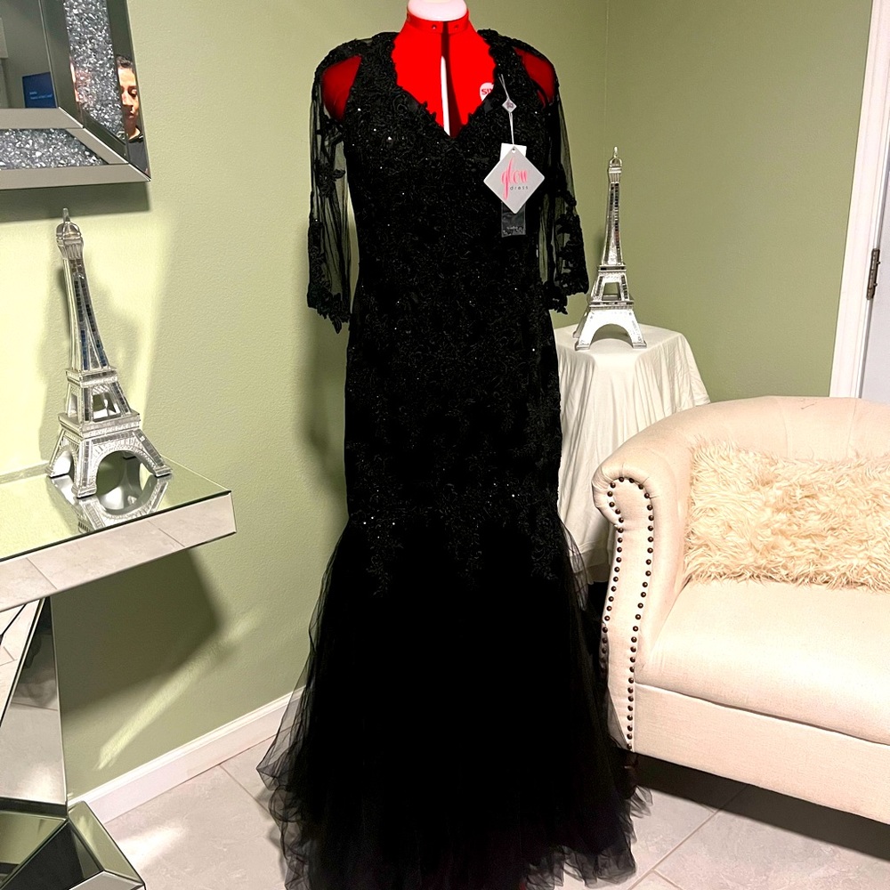Beautiful gown black dress.new with tags